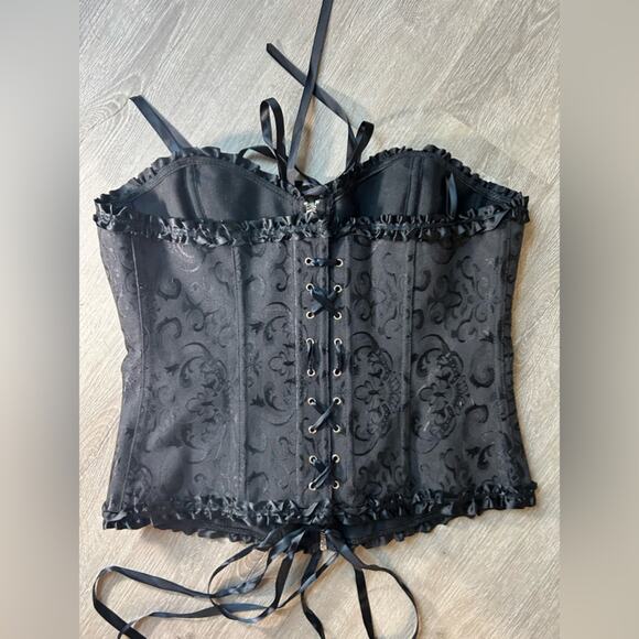 black silky floral intricate  corset with ties- silver hardware- no brand - Picture 4 of 13
